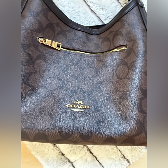 Coach Brown Signature Canvas Shoulder Bag with Gold Hardware - Picture 2 of 8